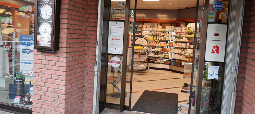 Der Eingangsbereich unserer Glocken Apotheke in Troisdorf